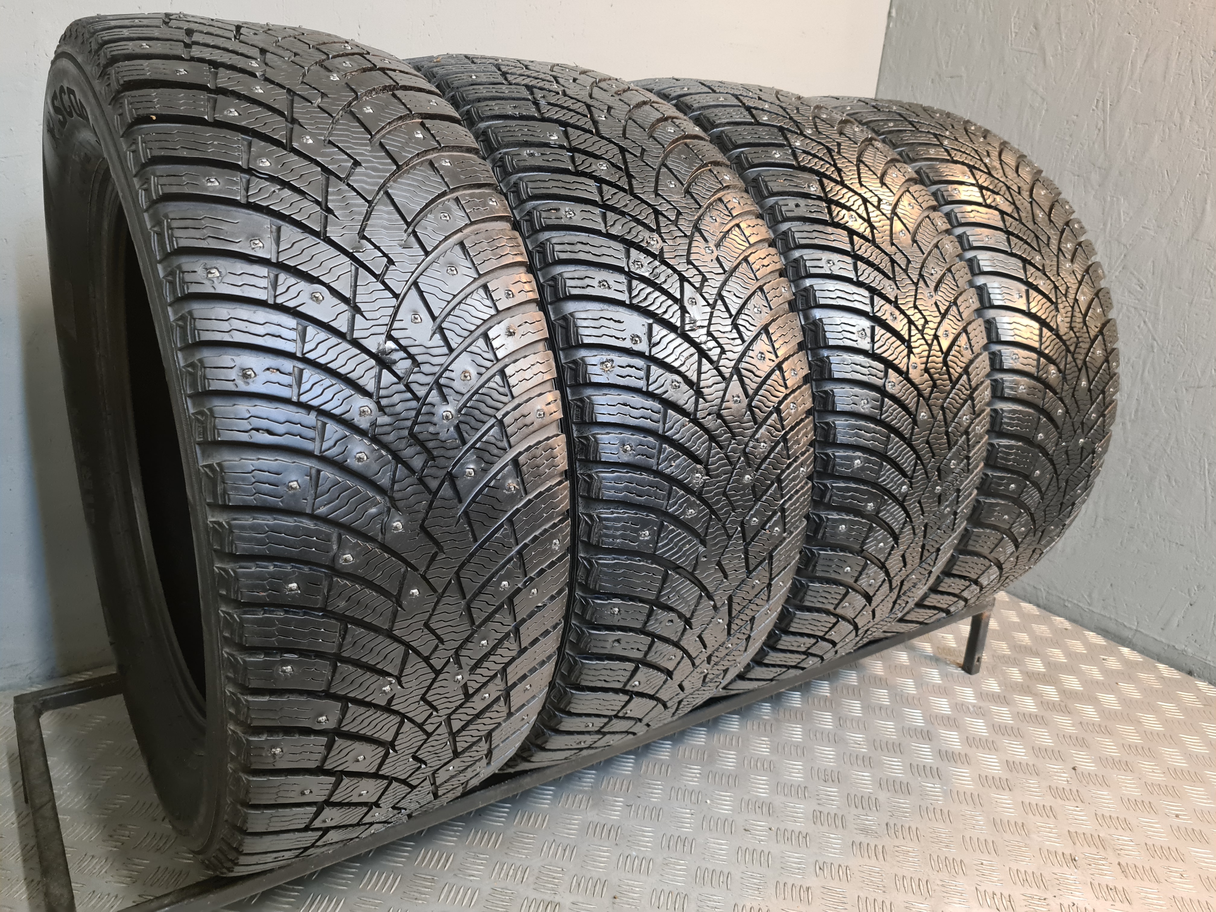 Pirelli Ice Zero 2 255/55 R19